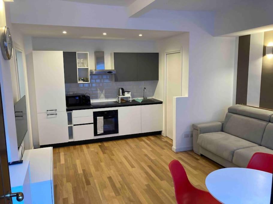 Bilocale Zona Bocconi-Navigli Villa Milaan Buitenkant foto